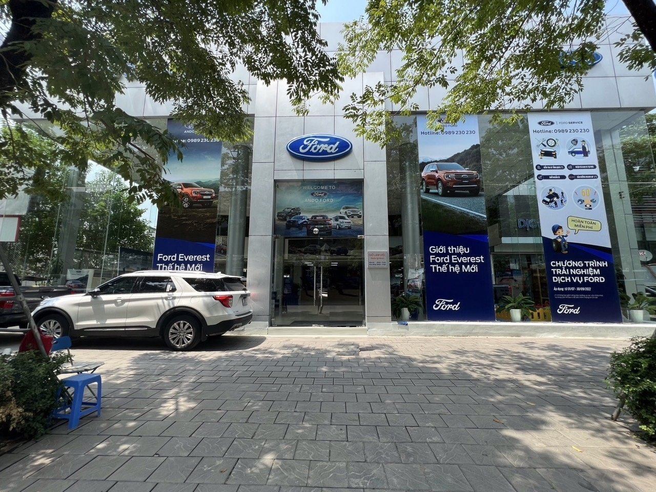 showroom an đô ford